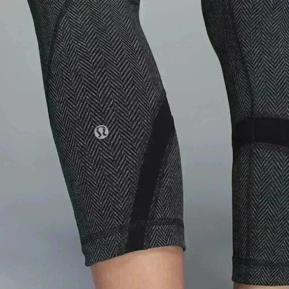 **Lululemon** Inspire Crop II - Luxtreme Herringbone in Heathered Black - Size 6 - Picture 7 of 9